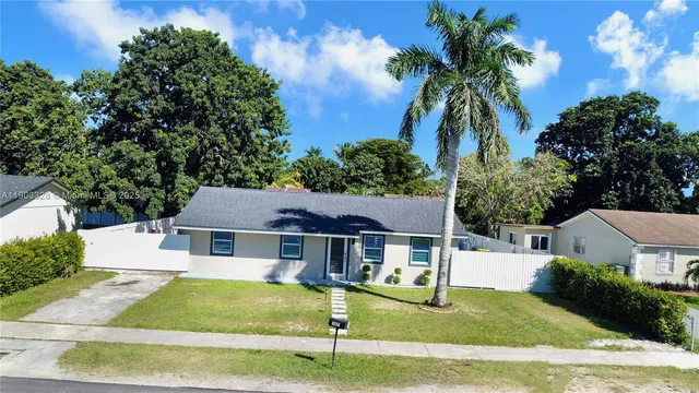 $489,000 | 365 Southwest 17th Avenue, Homestead, FL 33030