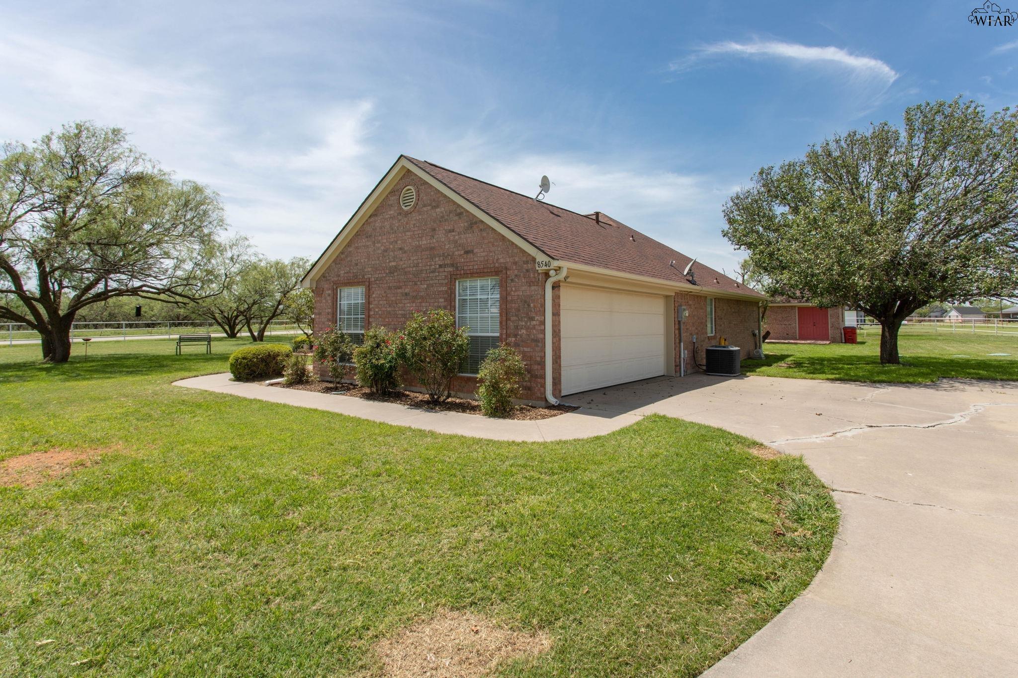 8540 Highway 79 Wichita Falls, TX 76310 - Photo 2 of 38 Gallery Image 2