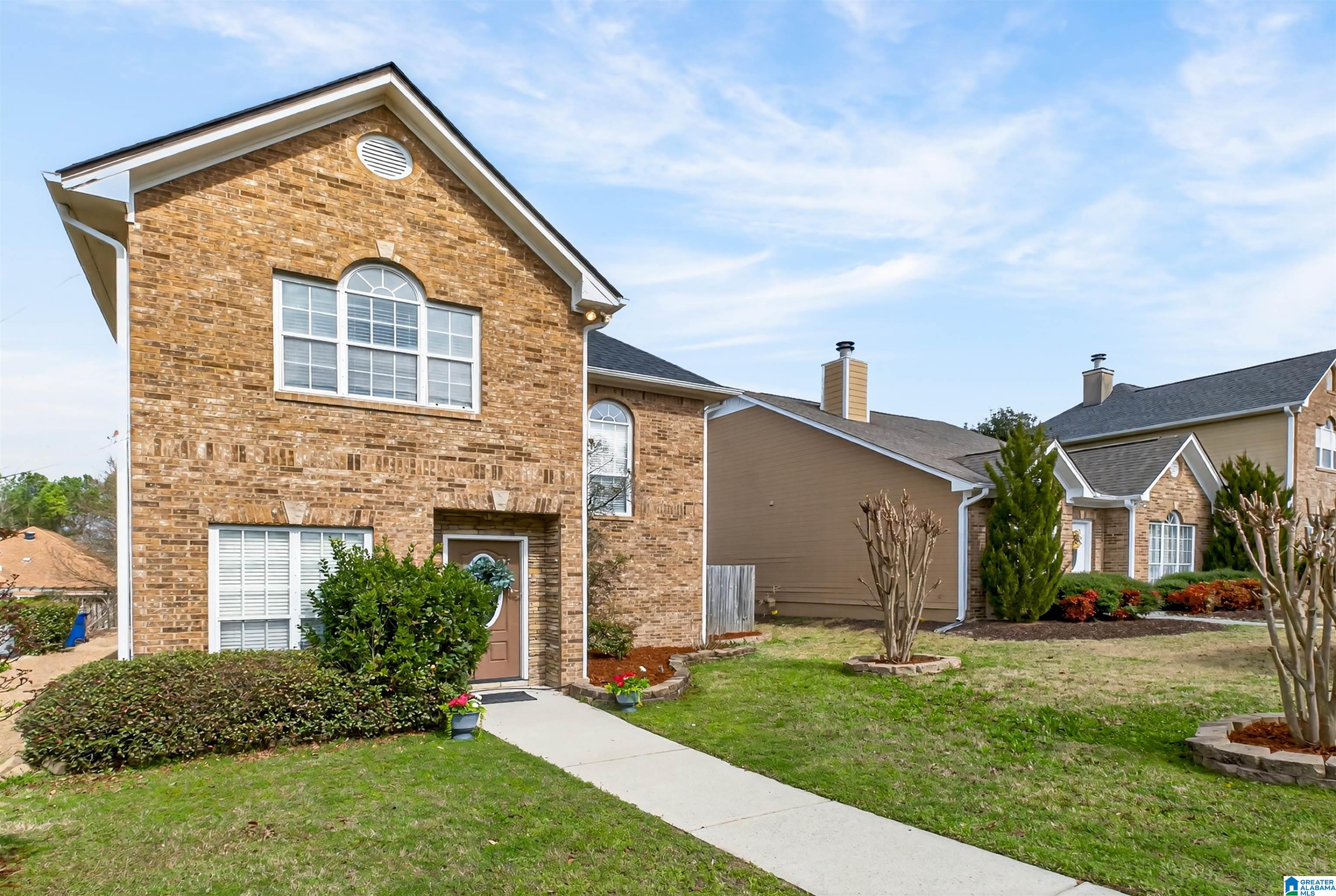 124 Warwick Circle Alabaster, AL 35007 - Photo 2 of 20