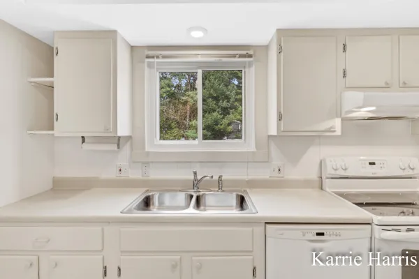 $268,500 | 910 East Evergreen Street, Greenville, MI 48838