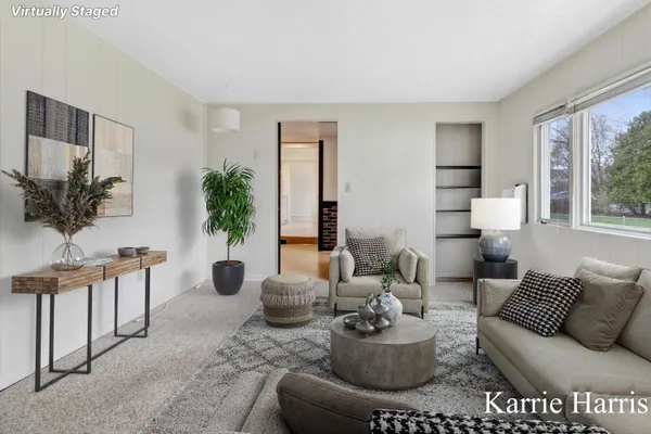 $268,500 | 910 East Evergreen Street, Greenville, MI 48838