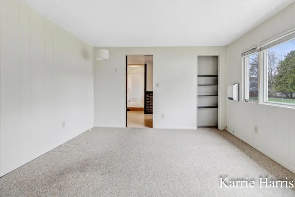 $268,500 | 910 East Evergreen Street, Greenville, MI 48838