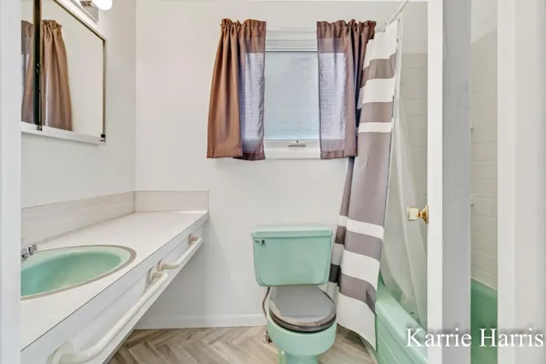 $268,500 | 910 East Evergreen Street, Greenville, MI 48838