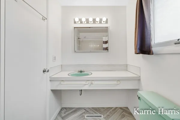 $268,500 | 910 East Evergreen Street, Greenville, MI 48838