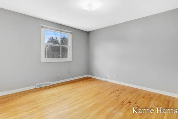 $268,500 | 910 East Evergreen Street, Greenville, MI 48838