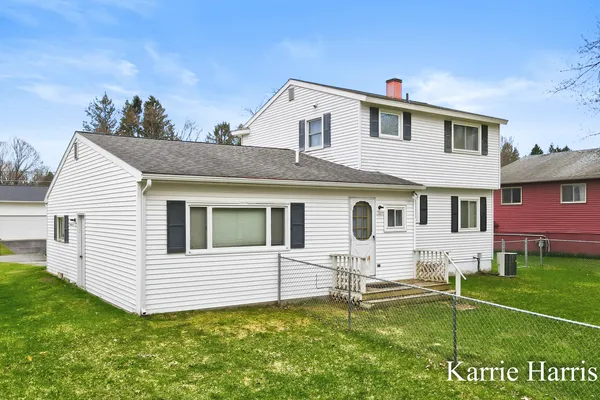 $268,500 | 910 East Evergreen Street, Greenville, MI 48838