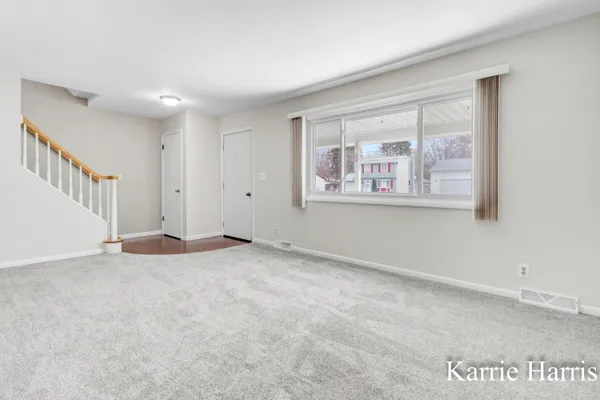 $268,500 | 910 East Evergreen Street, Greenville, MI 48838