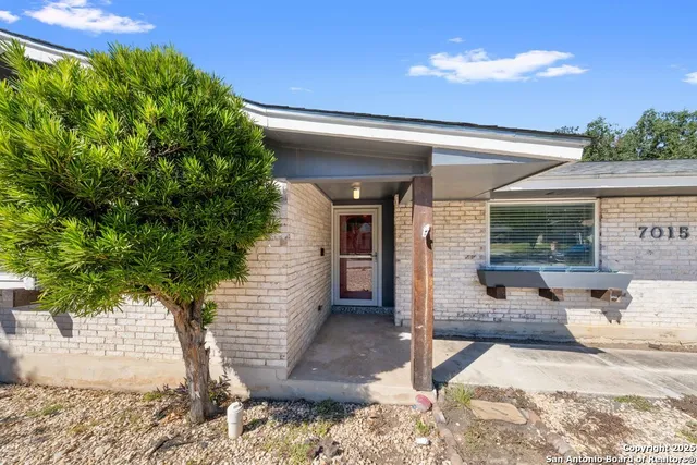 $2,000 | 7015 Forest Pine Street, San Antonio, TX 78240