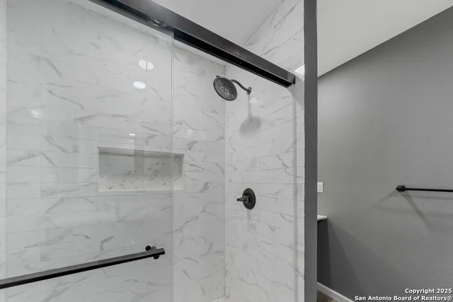 $2,000 | 7015 Forest Pine Street, San Antonio, TX 78240