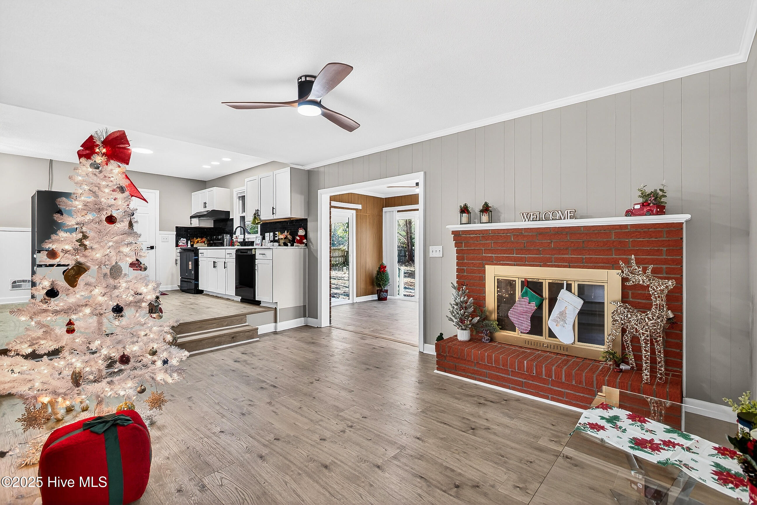 3202 College Road Wilmington, NC 28412 - Photo 11 of 38 Den/Kitchen