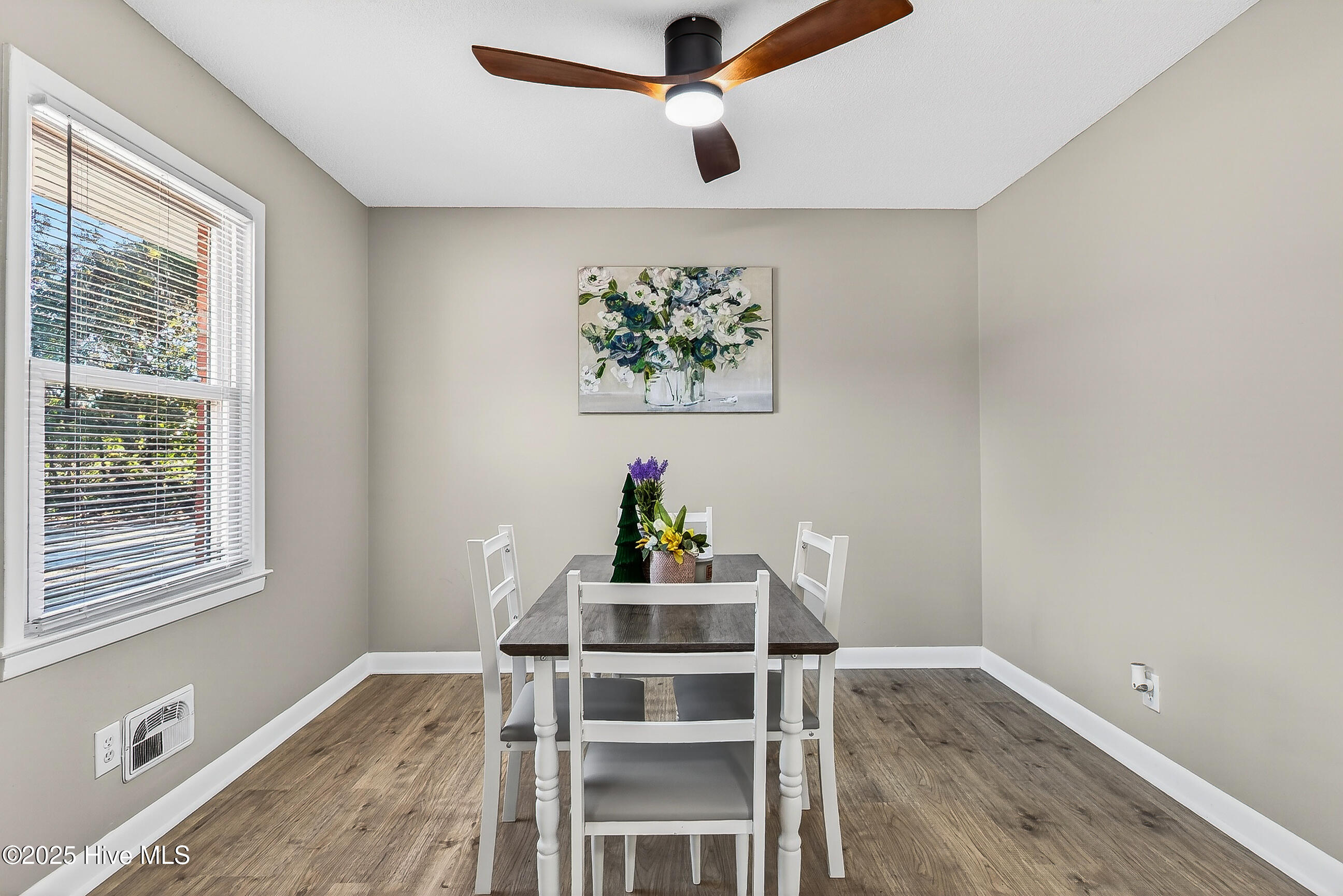 3202 College Road Wilmington, NC 28412 - Photo 13 of 38 Dining Room