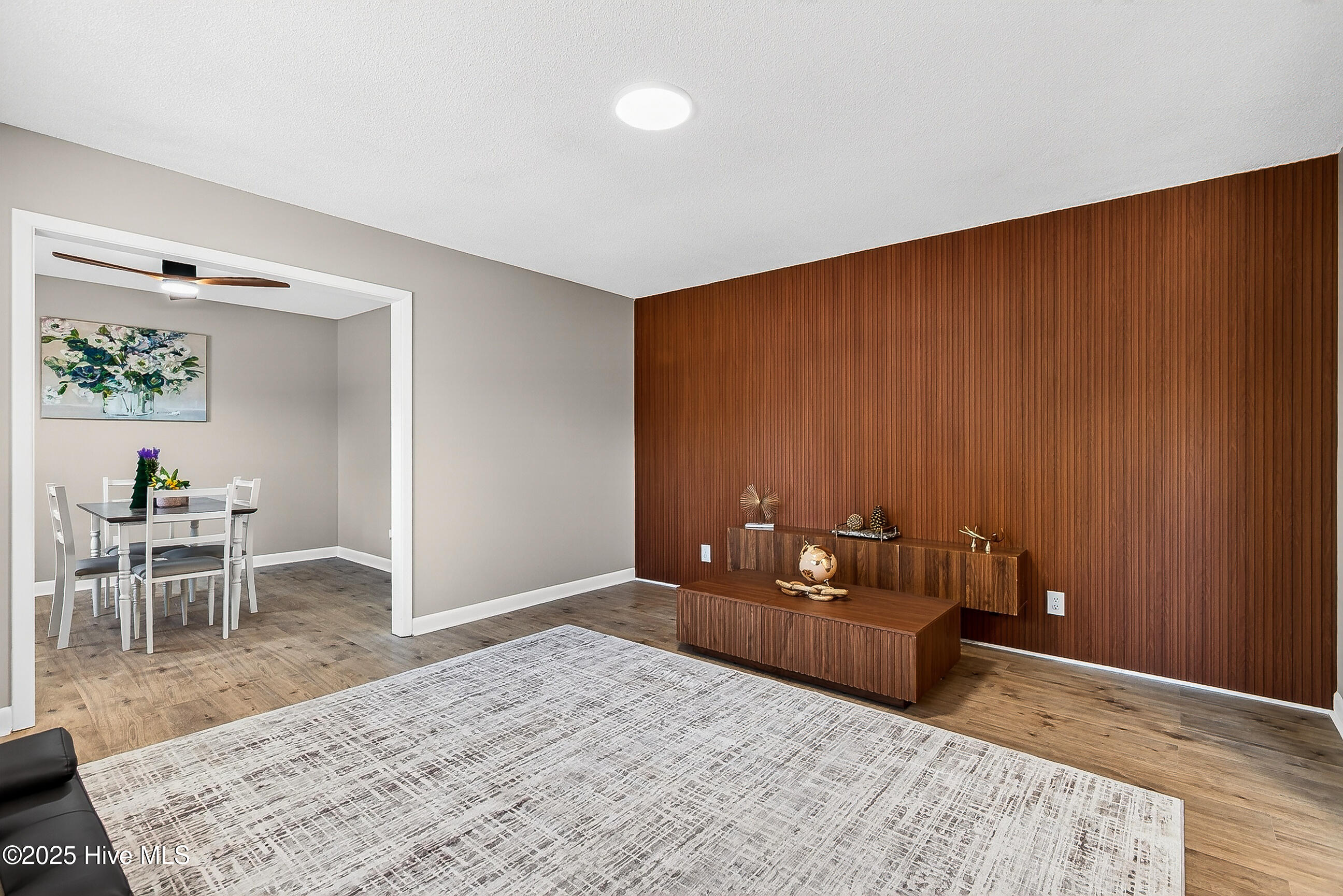 3202 College Road Wilmington, NC 28412 - Photo 16 of 38 Living Room