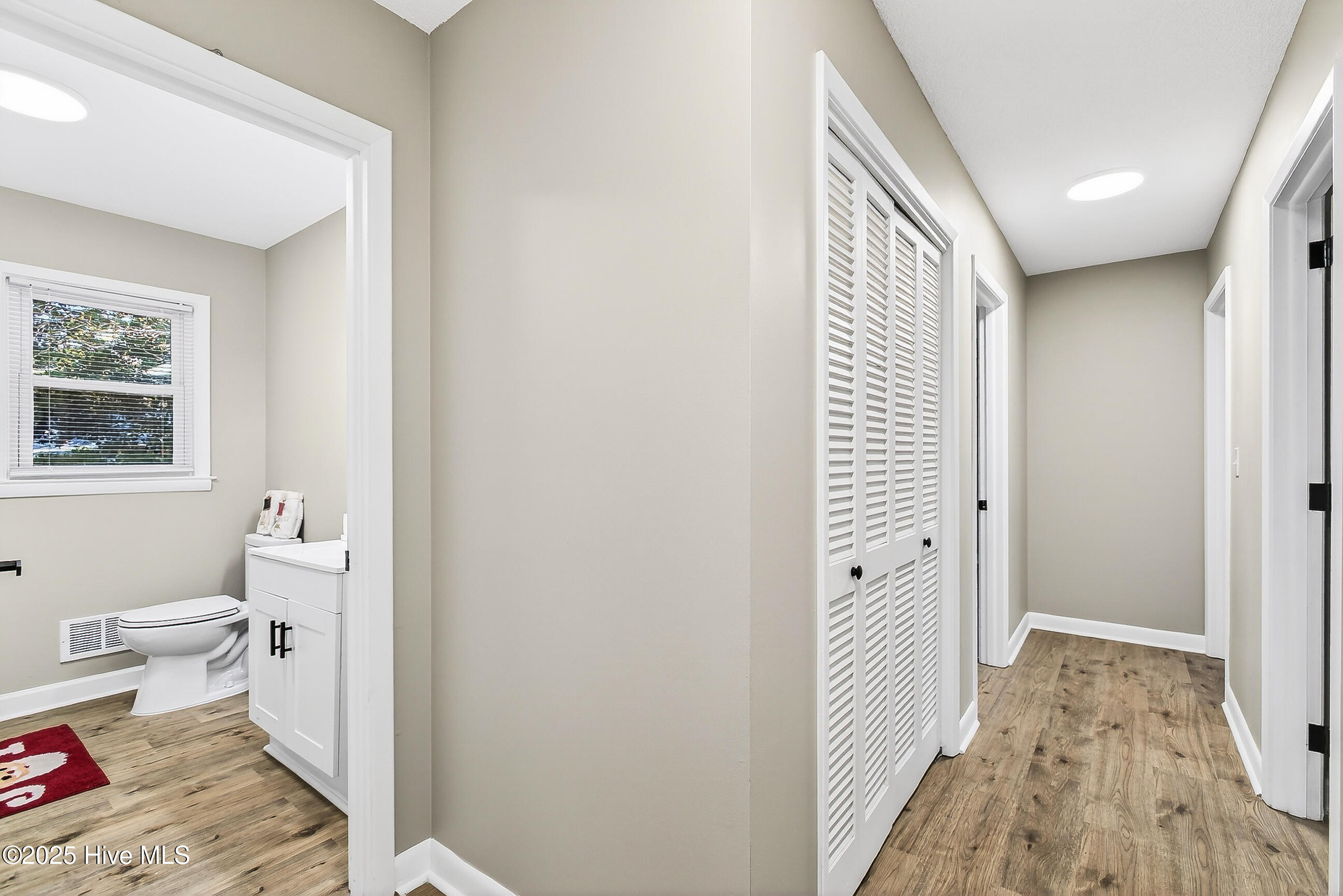 3202 College Road Wilmington, NC 28412 - Photo 22 of 38 Guest bathroom/Hall