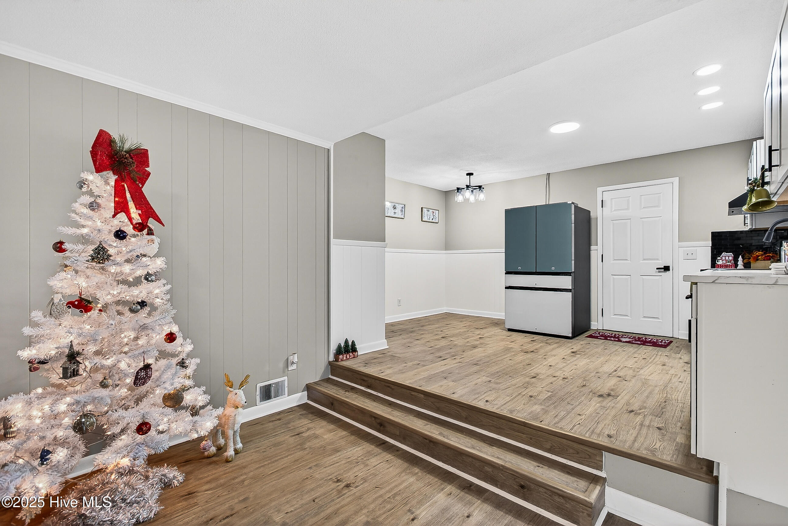 3202 College Road Wilmington, NC 28412 - Photo 8 of 38 Kitchen/Den