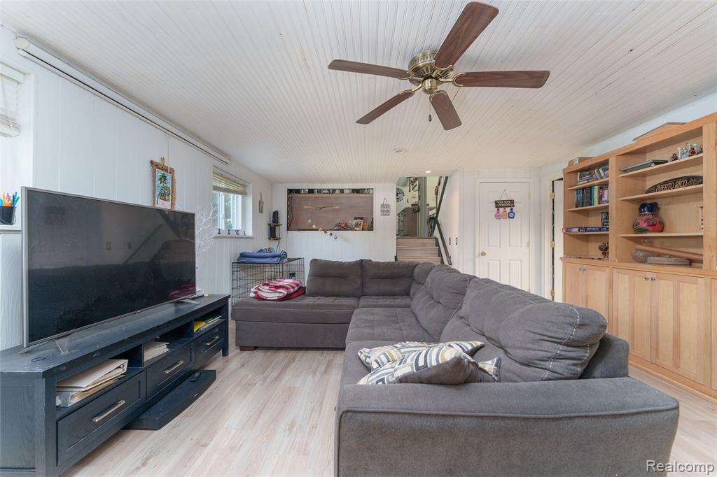 940 Rowland Road Leonard, MI 48367 - Photo 29 of 59