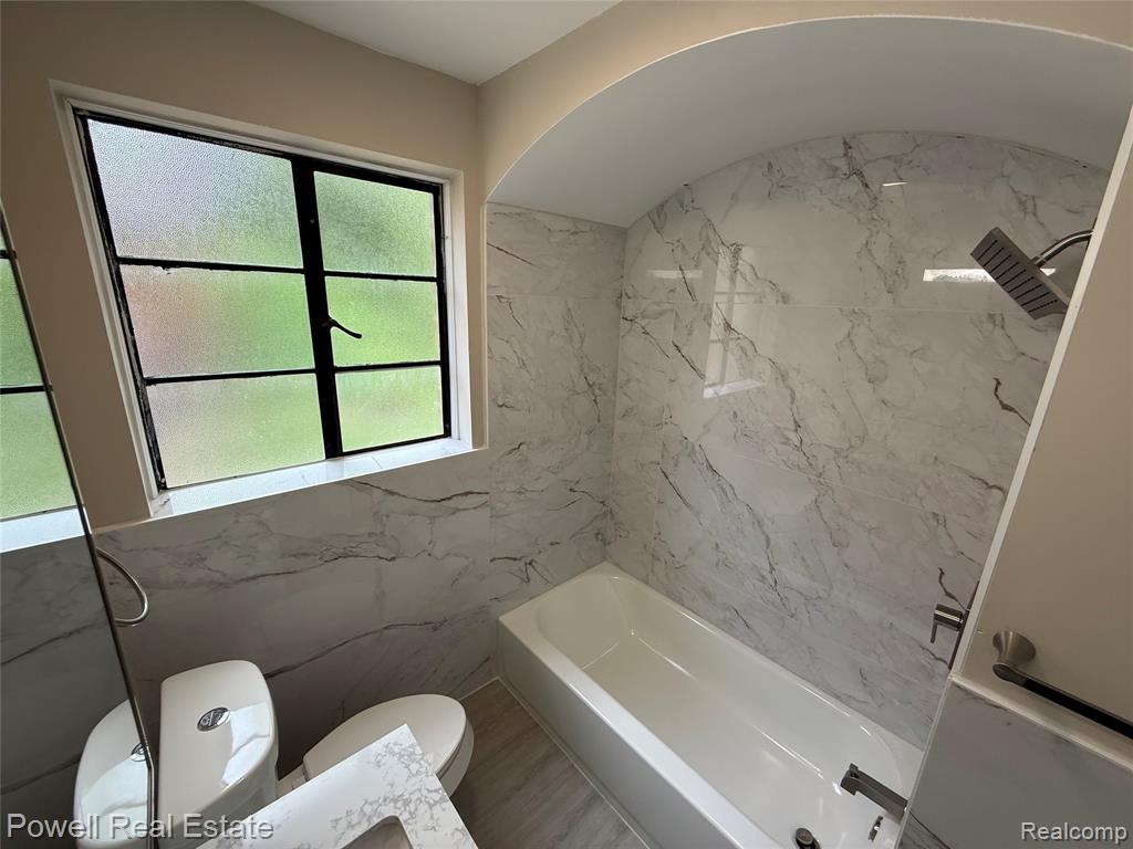 70 Mohawk Road Pontiac, MI 48341 - Photo 11 of 24