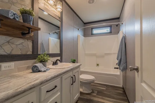 $449,900 | 290 Lilly Bear Lane, Moore, TX 78057