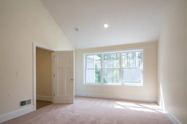 $684,900 | 6 Wilderness Drive, Nashua, NH 03062