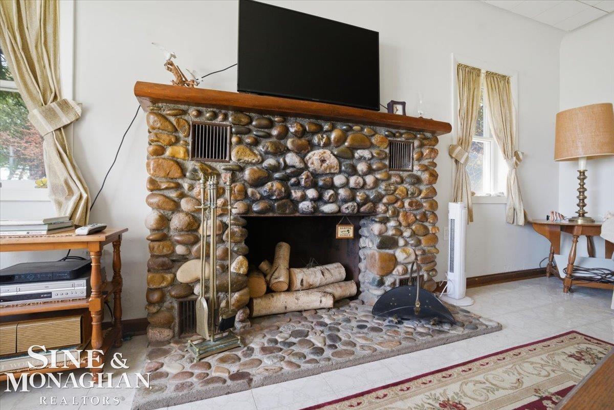 637 South Lakeshore Road Port Sanilac, MI 48469 - Photo 7 of 49