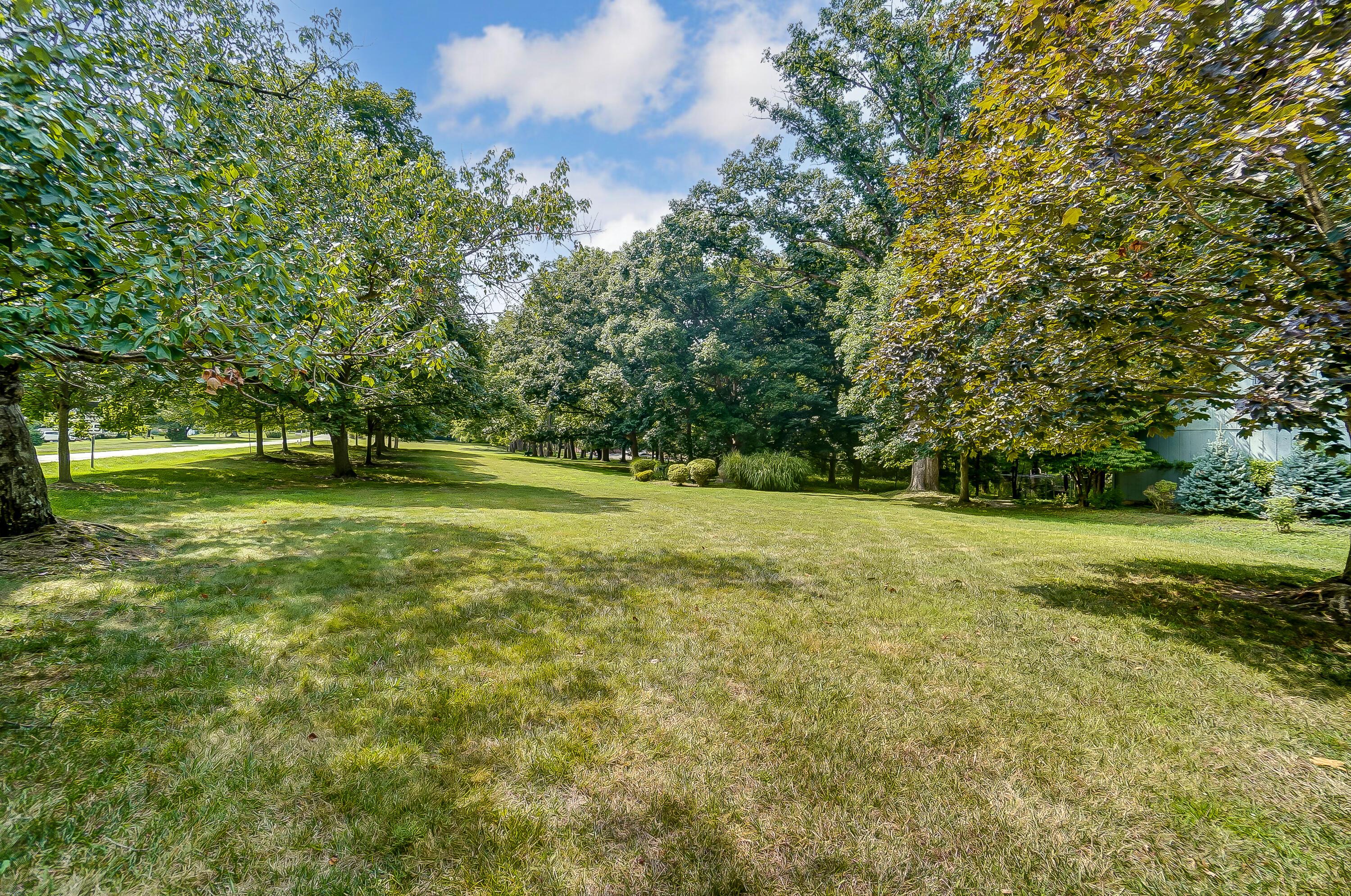1560 Carriage Road Powell, OH 43065 - Photo 63 of 64 Front Yard
