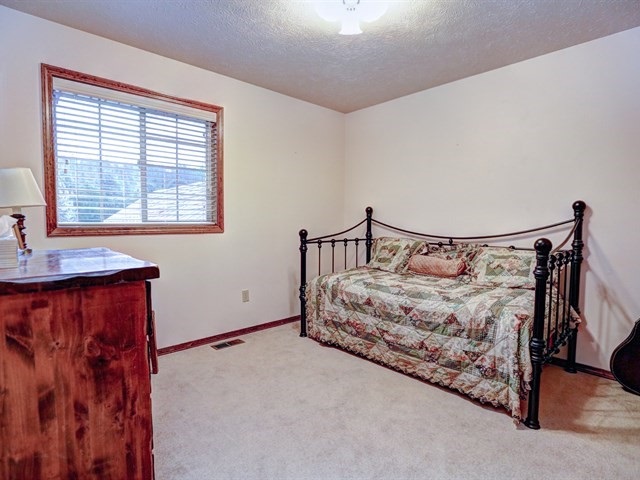 4326 South Mamer Road Spokane, WA 99206 - Photo 12 of 20