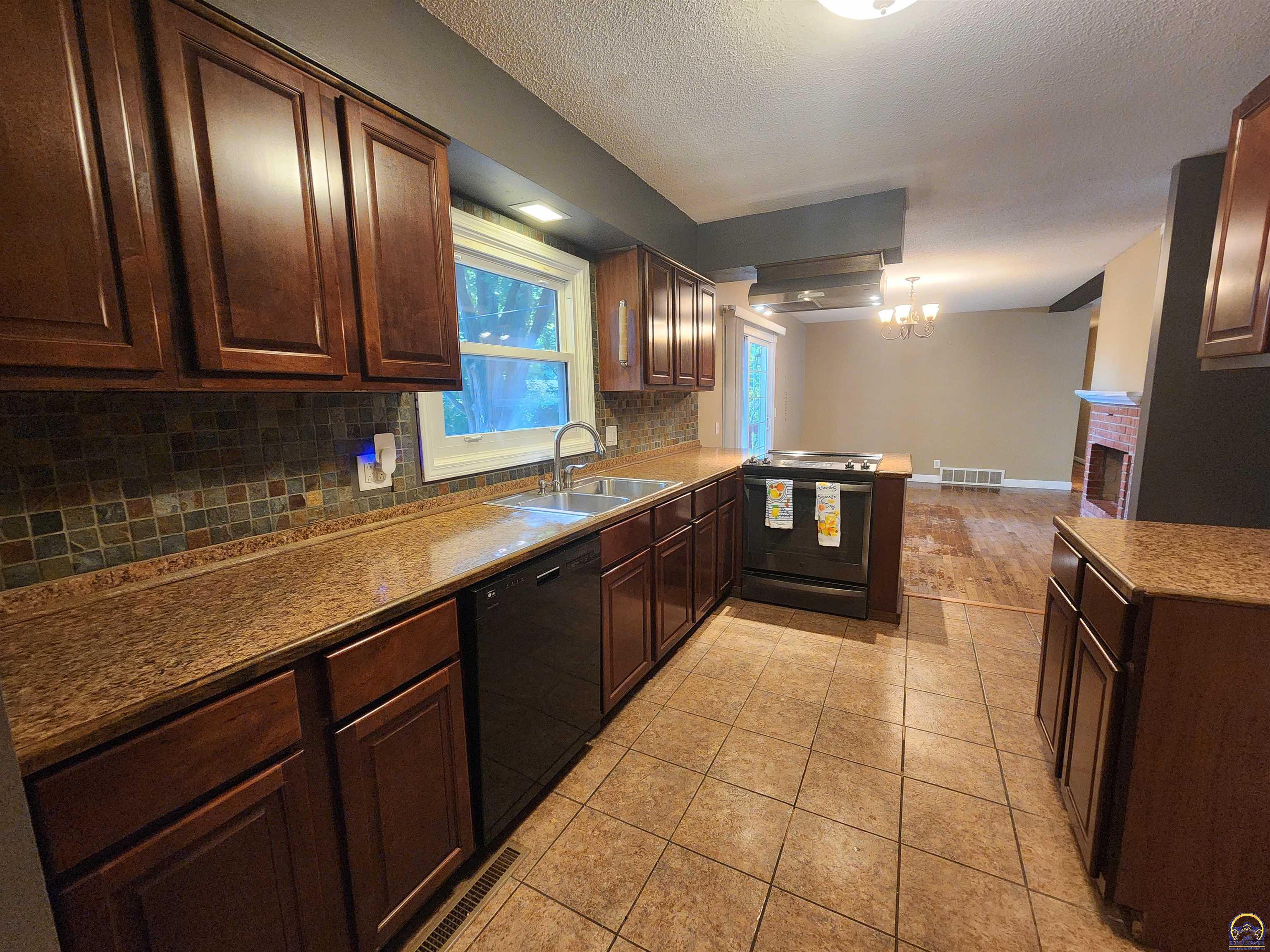 1239 Tomahawk Road Emporia, KS 66801 - Photo 7 of 35 Gallery Image 7