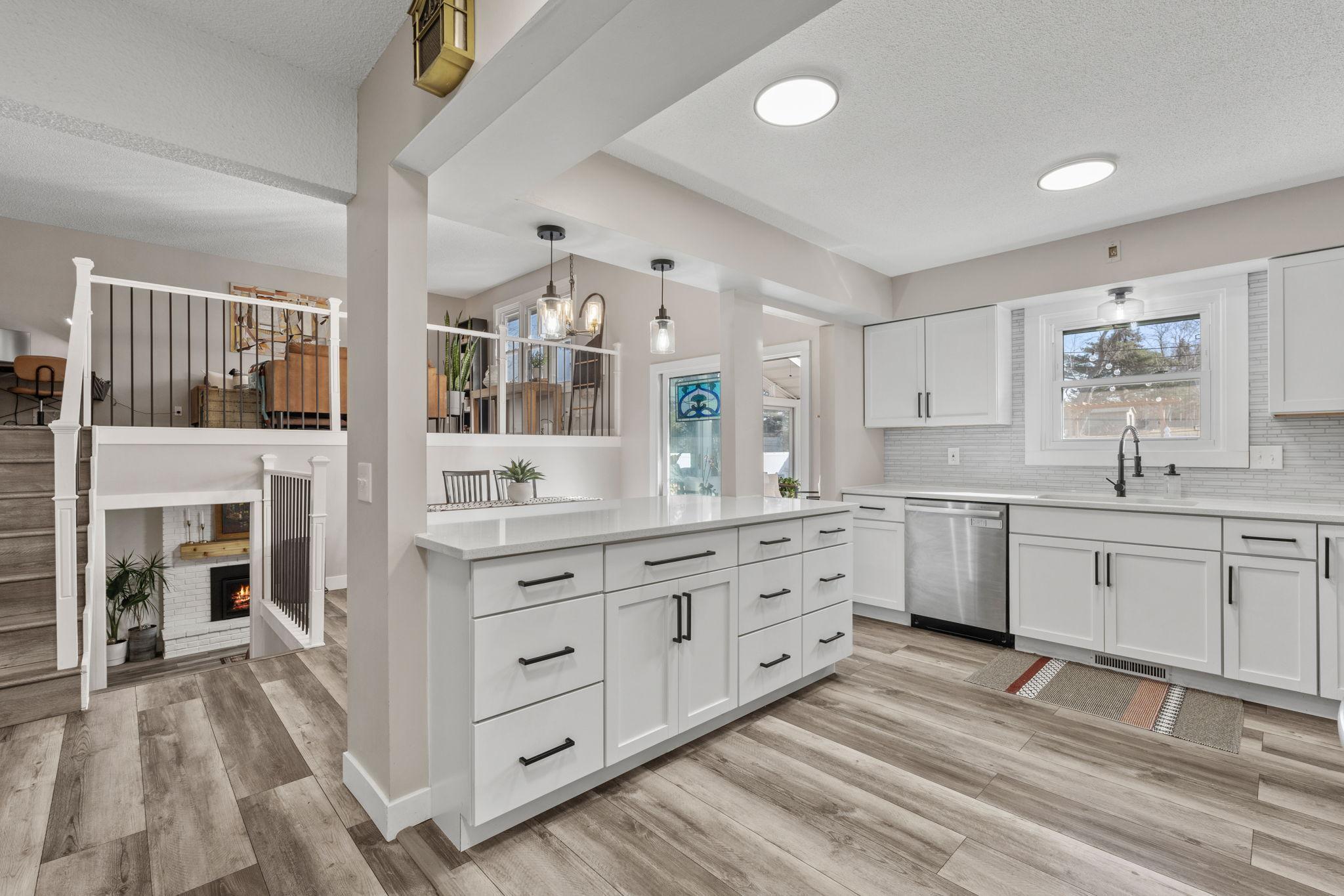 2946 McKnight Road North Maplewood, MN 55109 - Photo 7 of 50