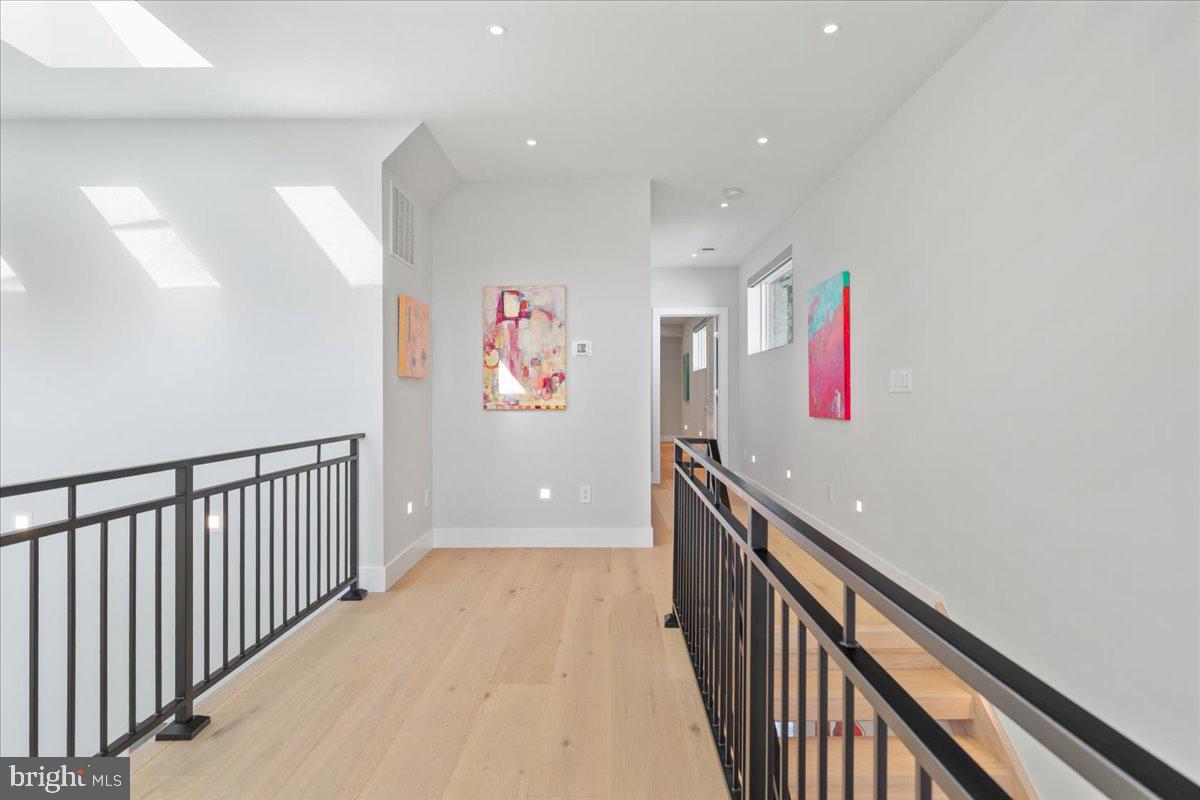 2841 Edgelea Road Vienna, VA 22181 - Photo 29 of 66