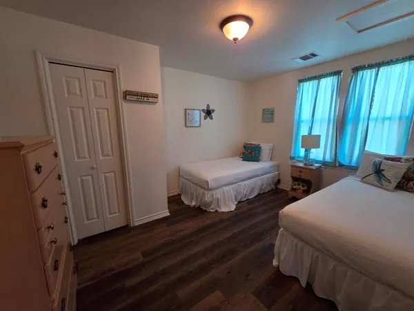 $2,750 | 1006 East Hwy Street, Fredericksburg, TX 78624