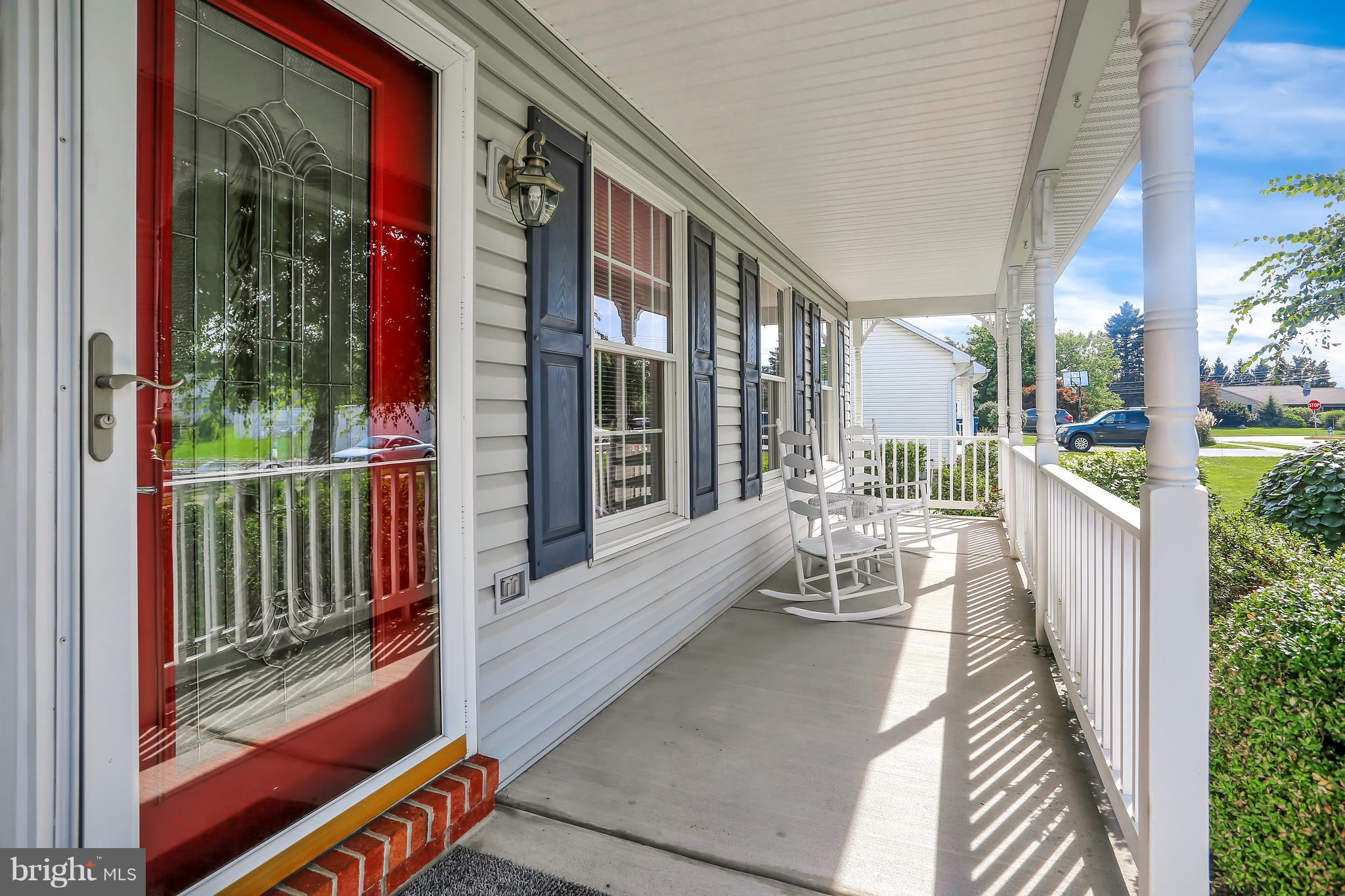 408 Edinburgh Road Middletown, PA 17057 - Photo 22 of 25 Front Porch