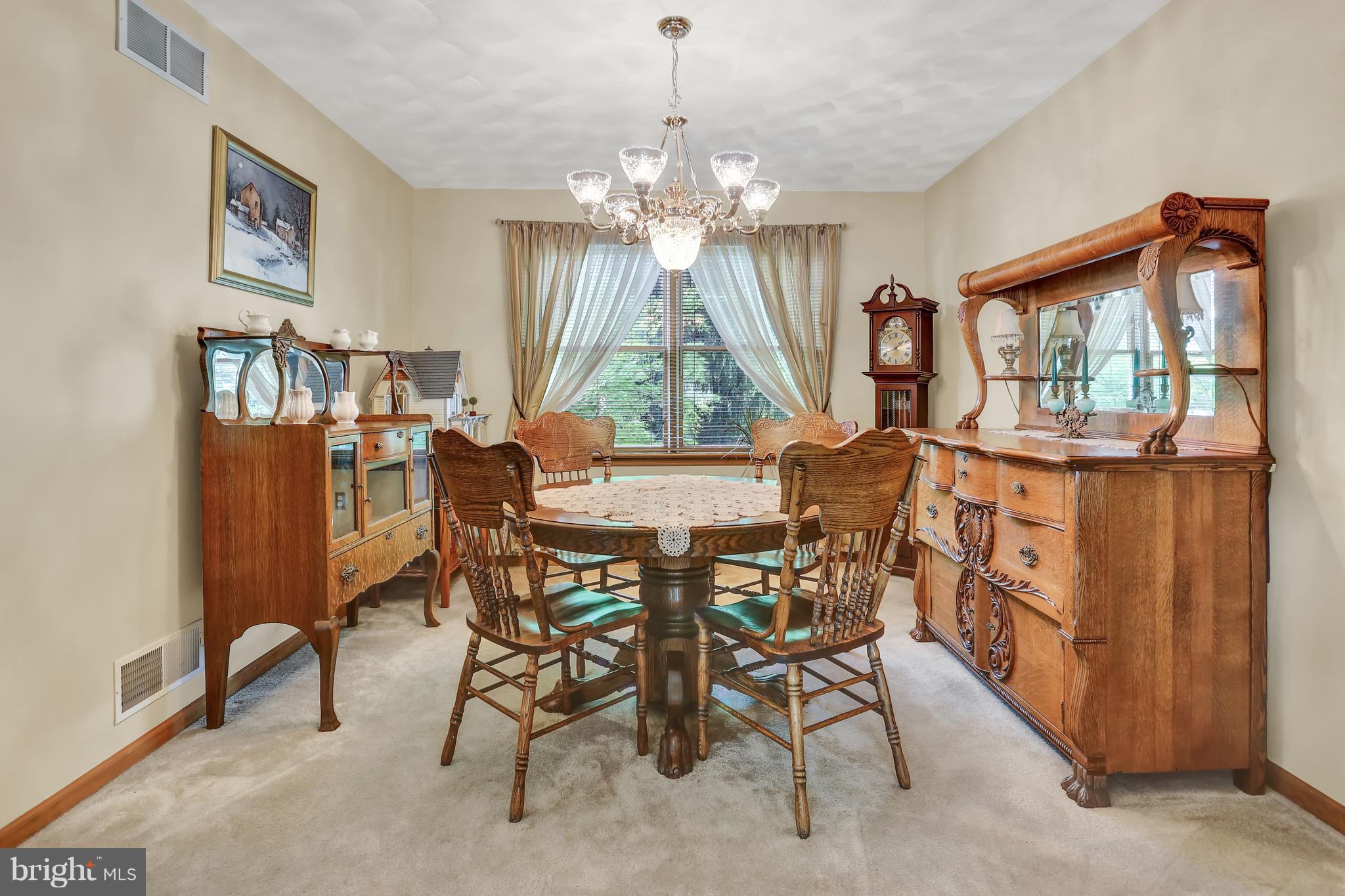 408 Edinburgh Road Middletown, PA 17057 - Photo 4 of 25 Dining Room
