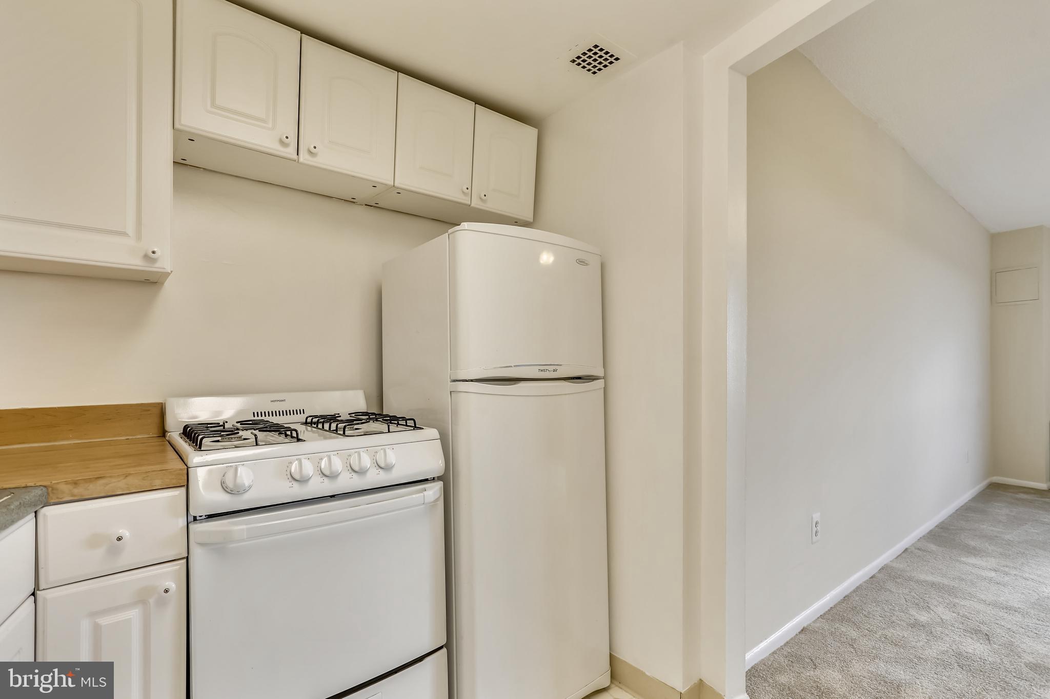 1121 University Silver Spring, Unit 1401B Silver Spring, MD 20902 - Photo 28 of 65