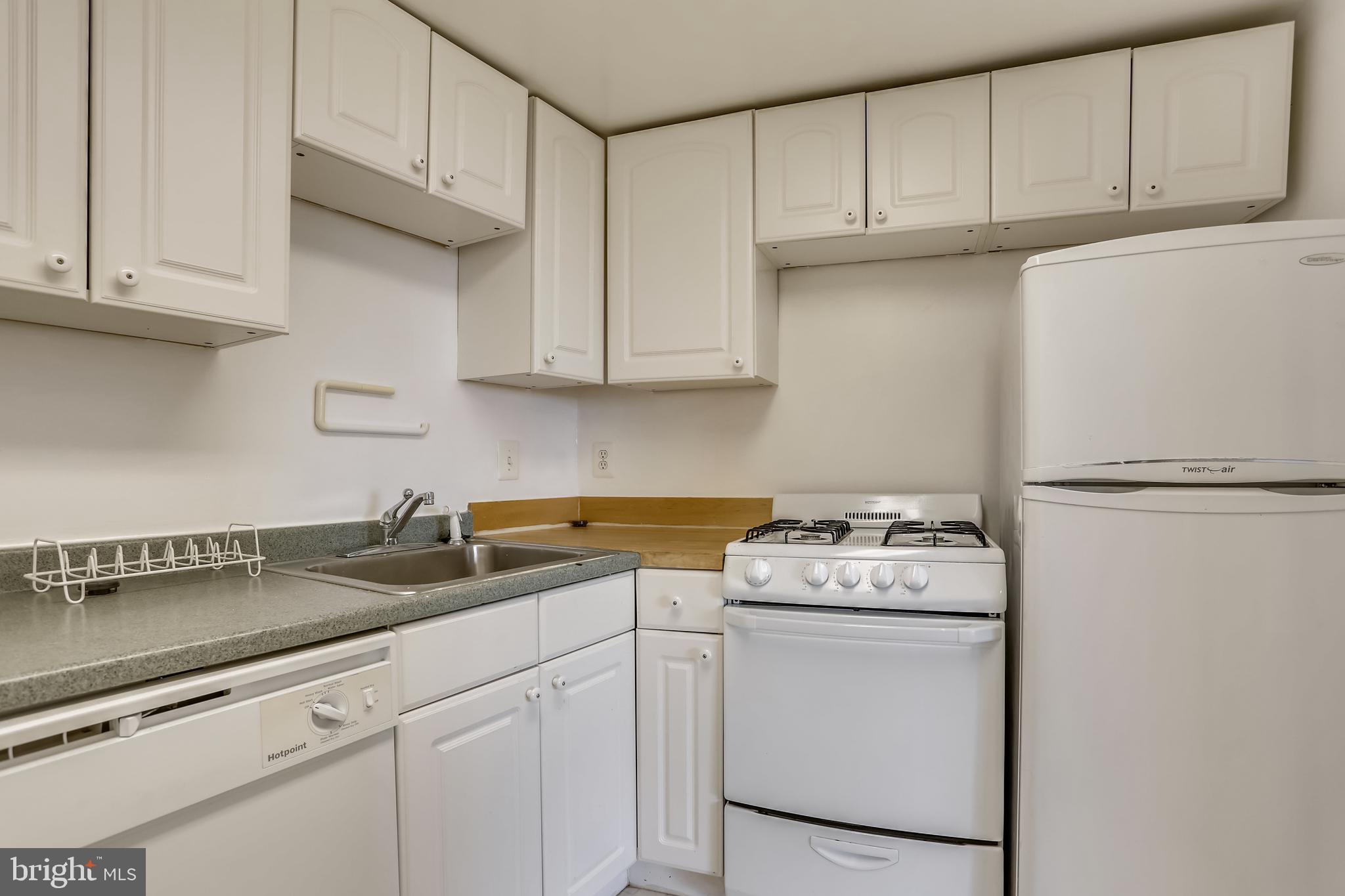 1121 University Silver Spring, Unit 1401B Silver Spring, MD 20902 - Photo 29 of 65