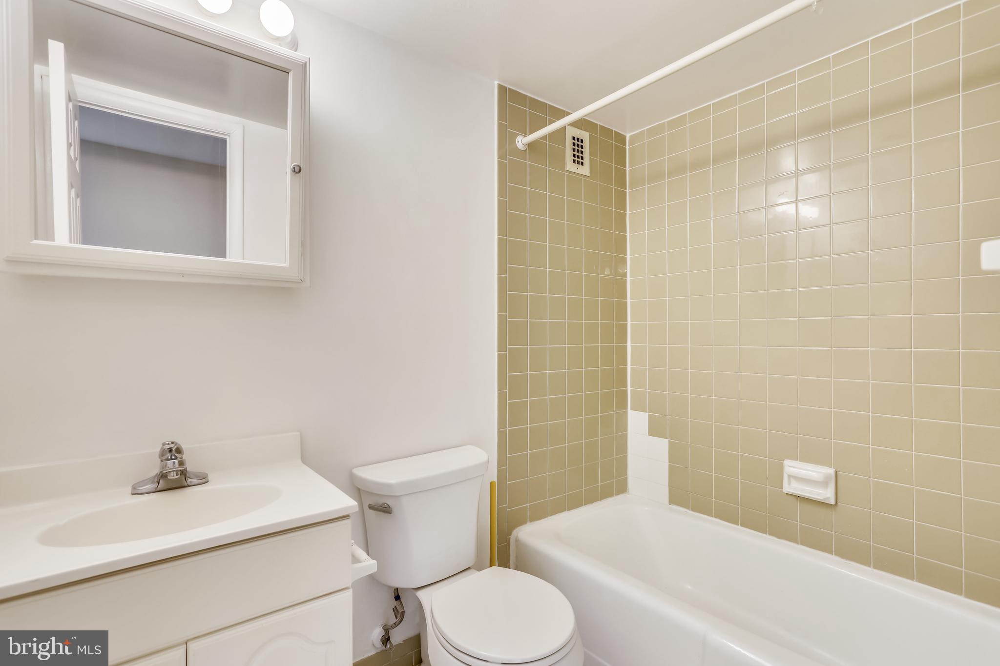 1121 University Silver Spring, Unit 1401B Silver Spring, MD 20902 - Photo 30 of 65