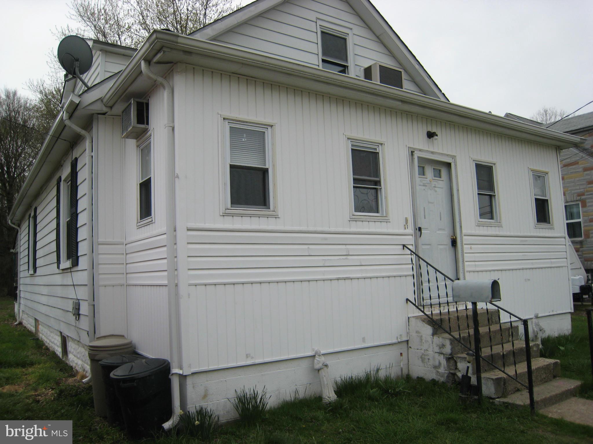 302 Homberg Avenue Baltimore, MD 21221 - Photo 1 of 23 Exterior (Front)