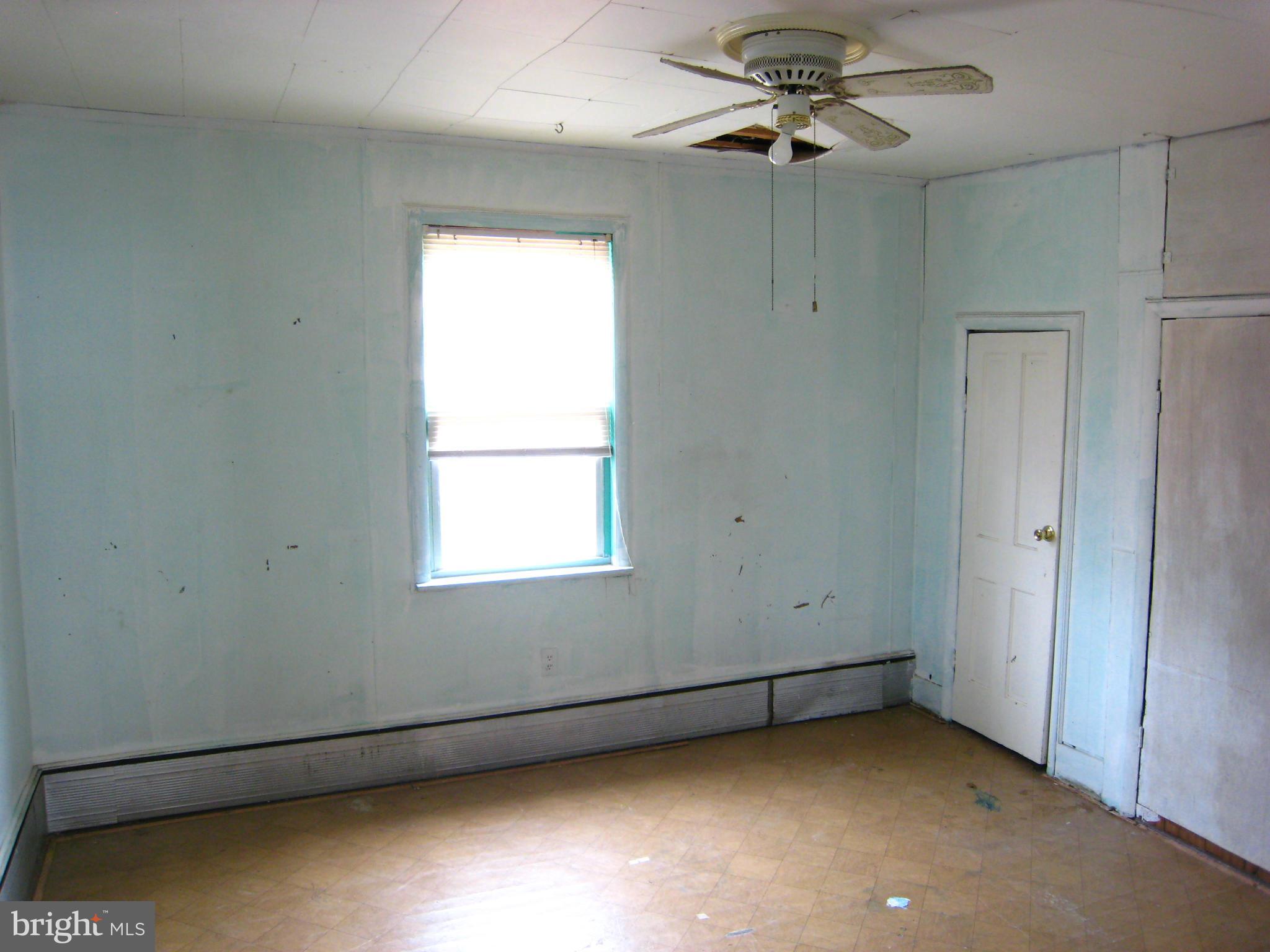 302 Homberg Avenue Baltimore, MD 21221 - Photo 12 of 23 Bedroom