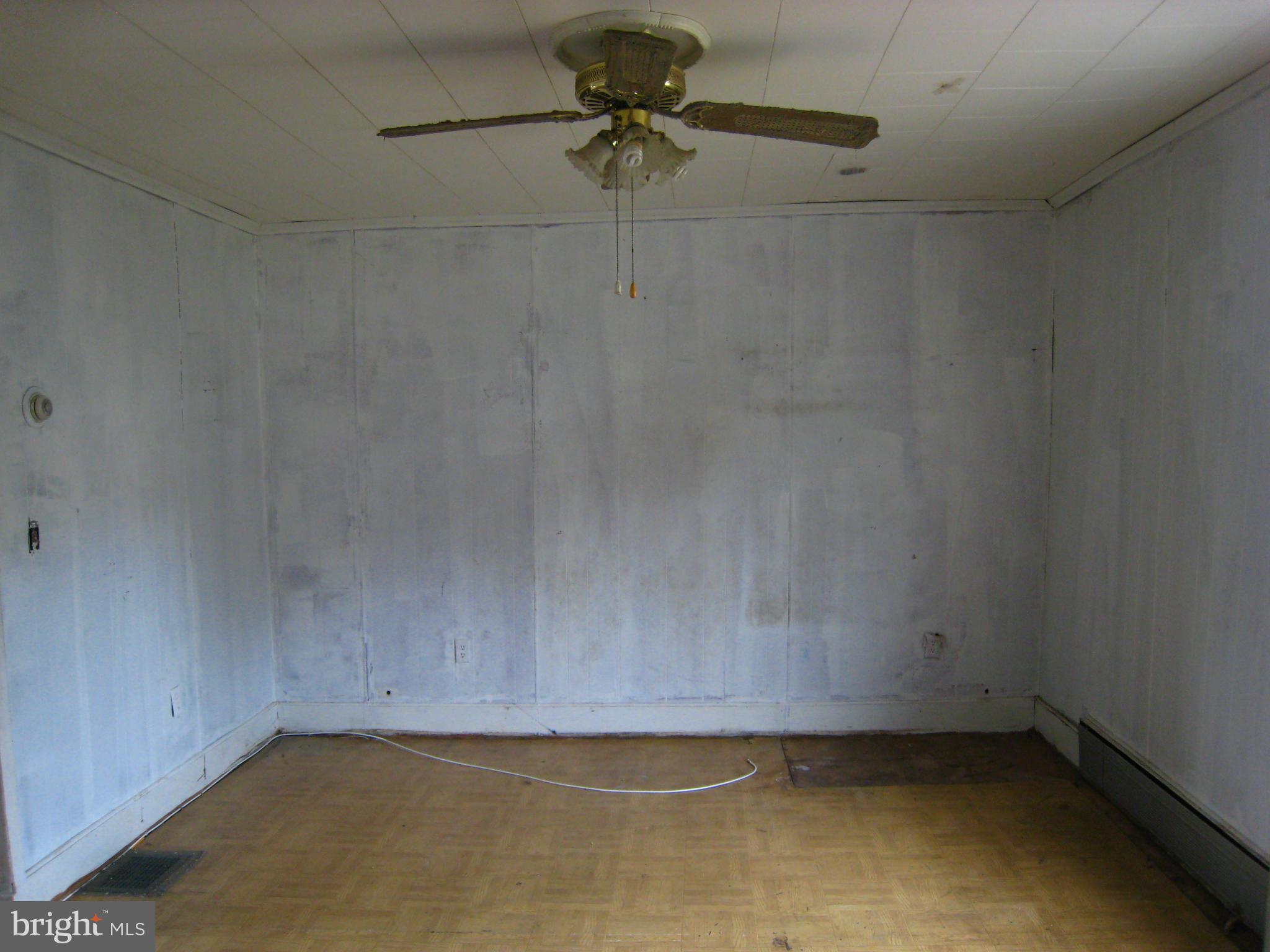 302 Homberg Avenue Baltimore, MD 21221 - Photo 15 of 23 Bedroom