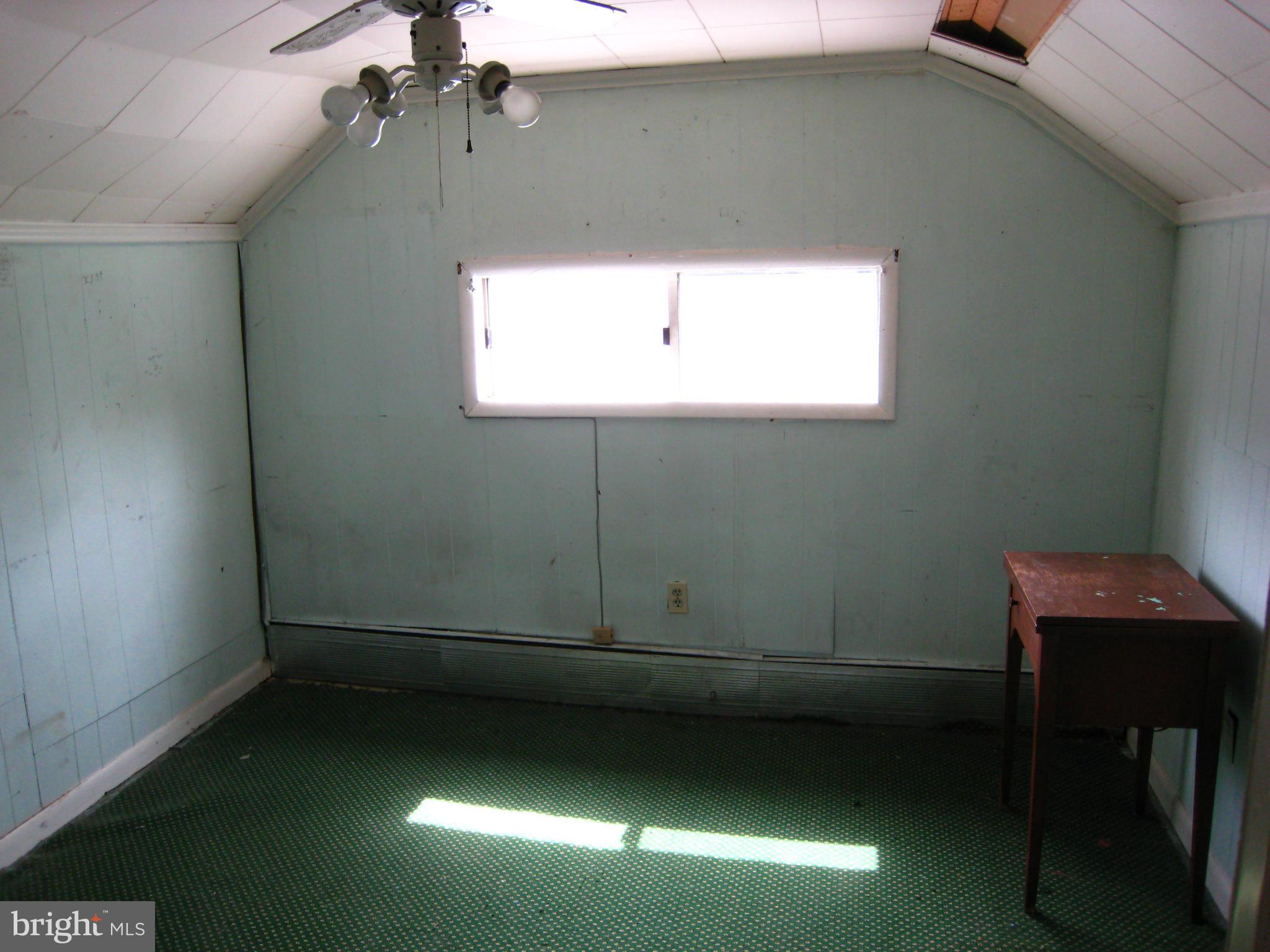 302 Homberg Avenue Baltimore, MD 21221 - Photo 21 of 23 Bedroom