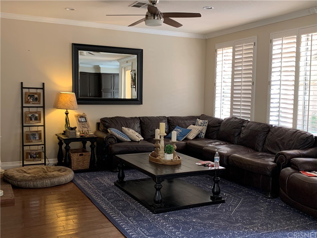 22126 Crestline Trail Saugus, CA 91390 - Photo 11 of 26