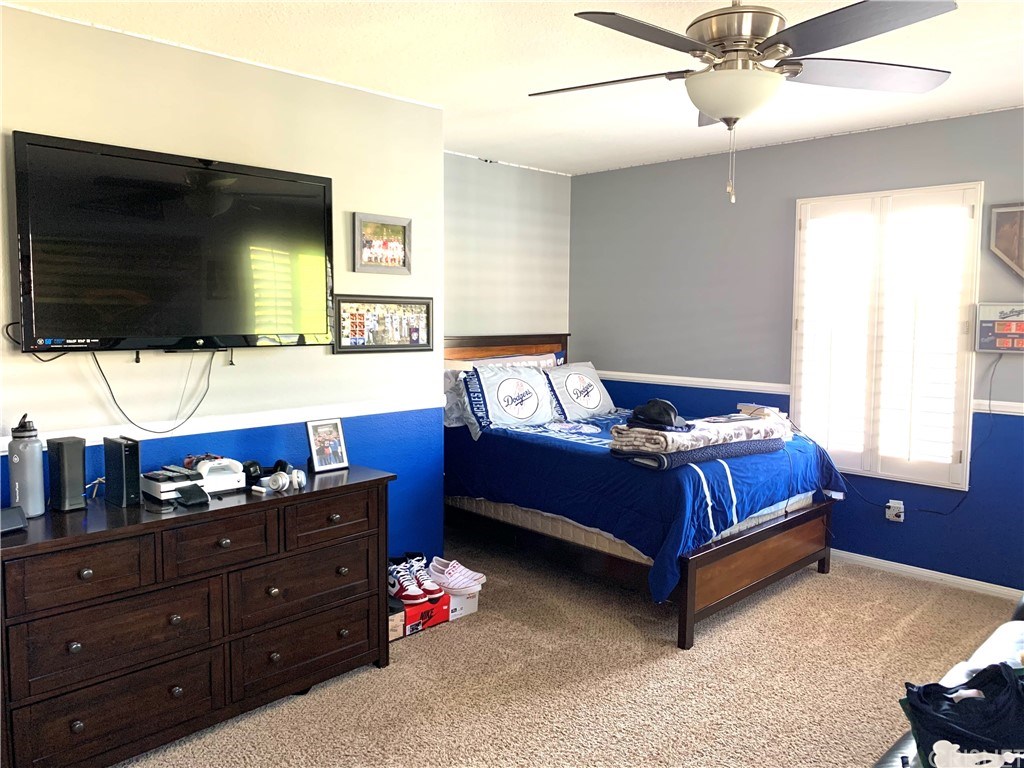 22126 Crestline Trail Saugus, CA 91390 - Photo 17 of 26