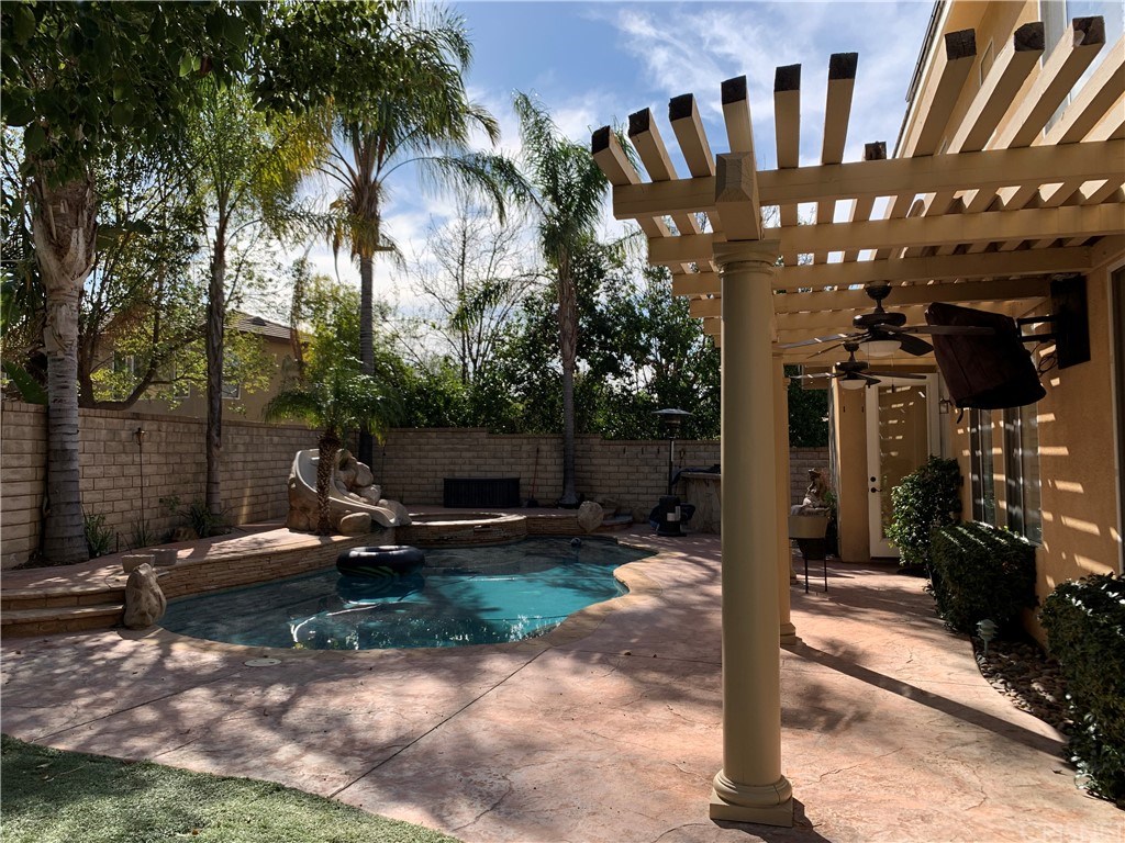 22126 Crestline Trail Saugus, CA 91390 - Photo 5 of 26