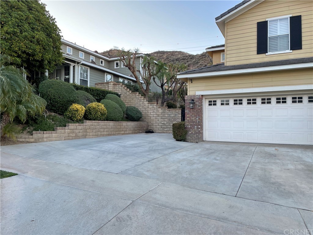 22126 Crestline Trail Saugus, CA 91390 - Photo 7 of 26 Possible RV parking