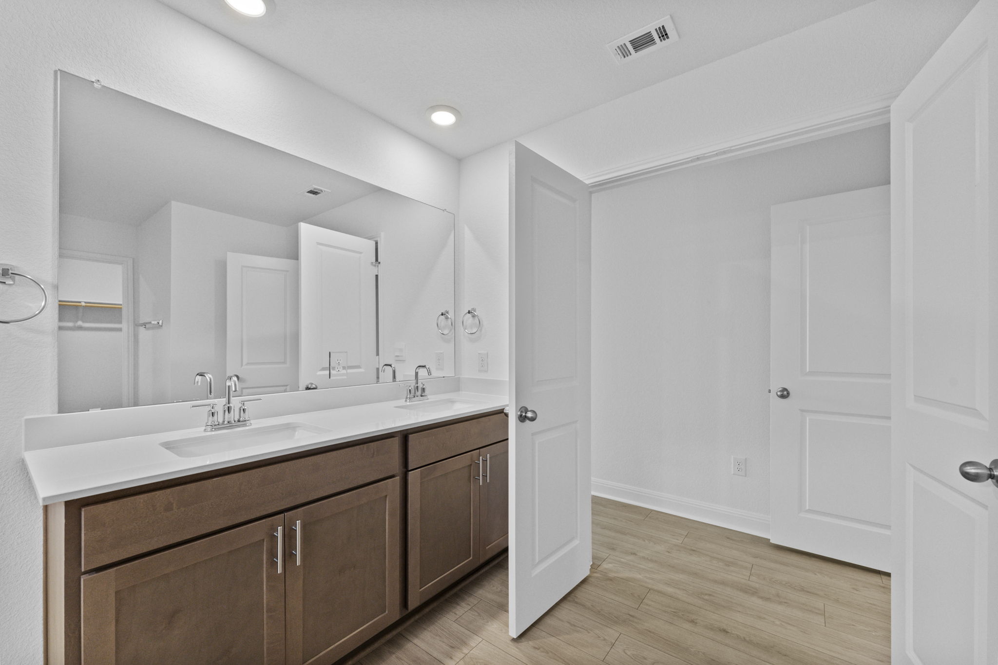 252 Rivers Edge Drive Georgetown, TX 78628 - Photo 4 of 39