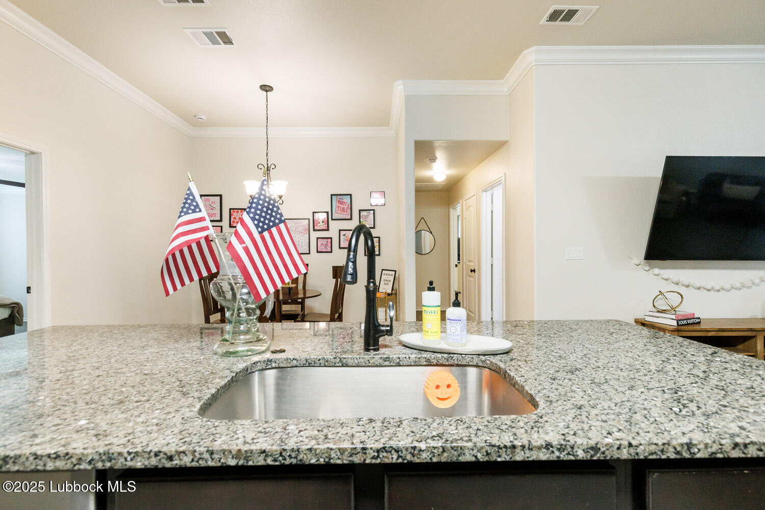 7404 105th Street Lubbock, TX 79424 - Photo 16 of 53 Granite Counter Tops