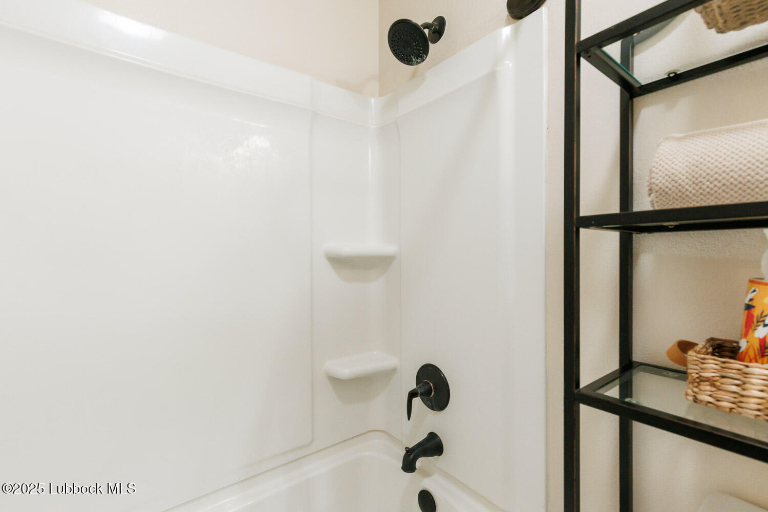 7404 105th Street Lubbock, TX 79424 - Photo 35 of 53 Second Bathroom