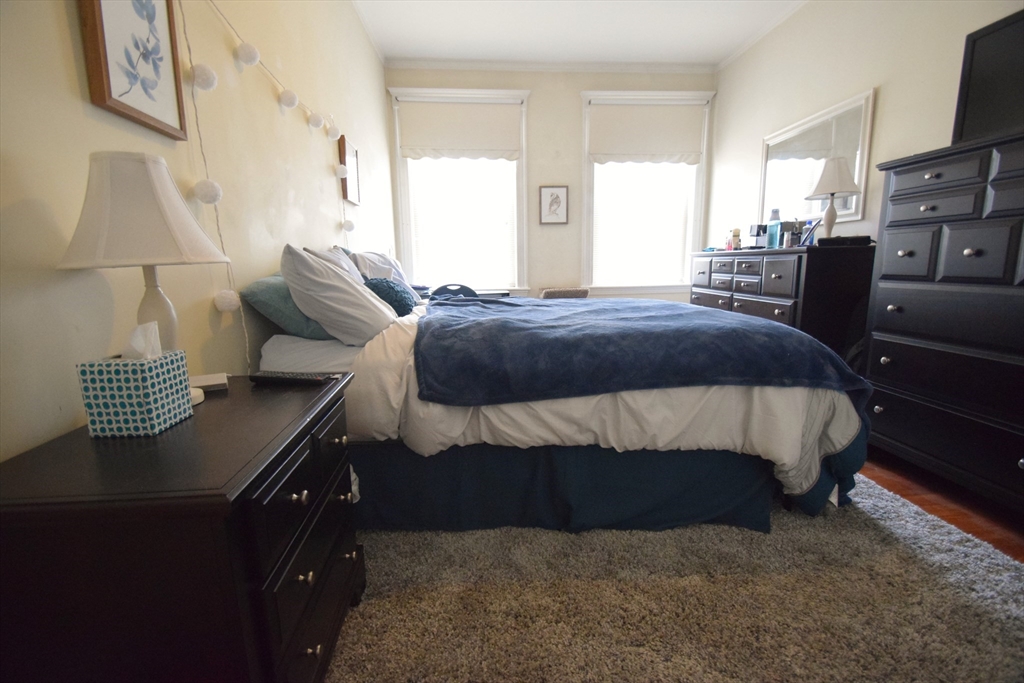 191 Winthrop Road, Unit 4 Brookline, MA 02445 - Photo 2 of 7