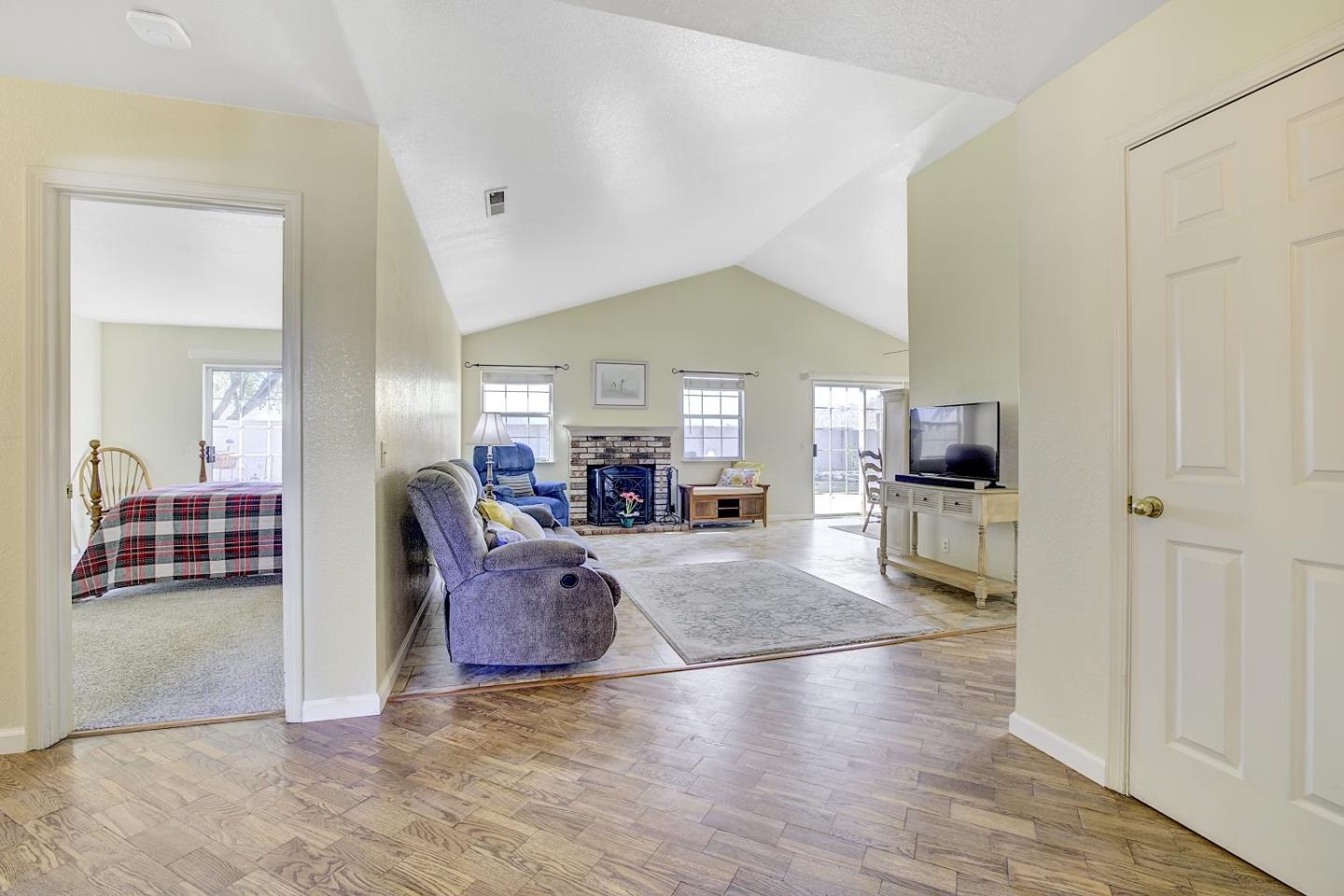 1491 Amber Court Gilroy, CA 95020 - Photo 5 of 48