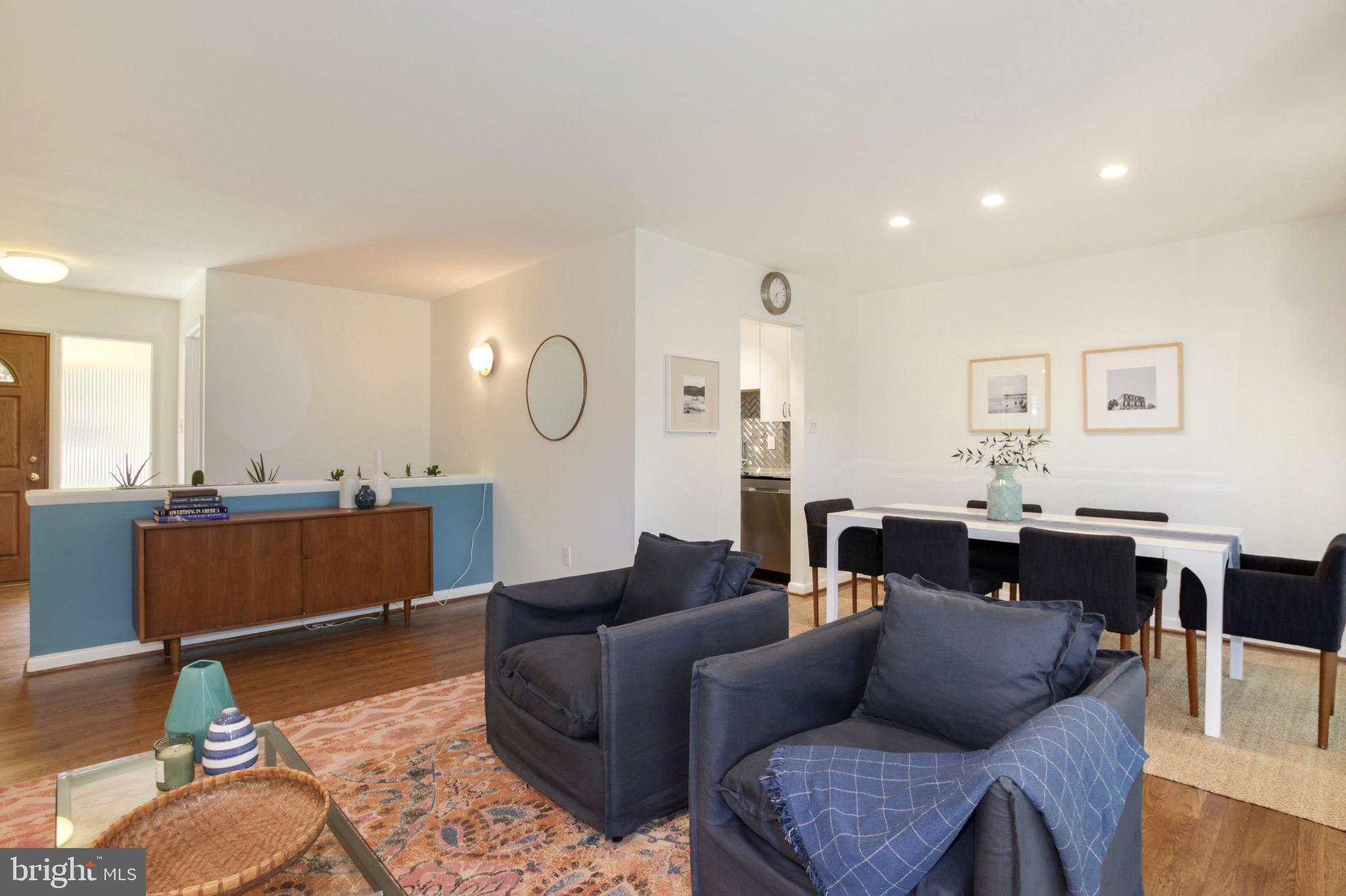 11207 Lombardy Road Silver Spring, MD 20901 - Photo 6 of 32 Living Room