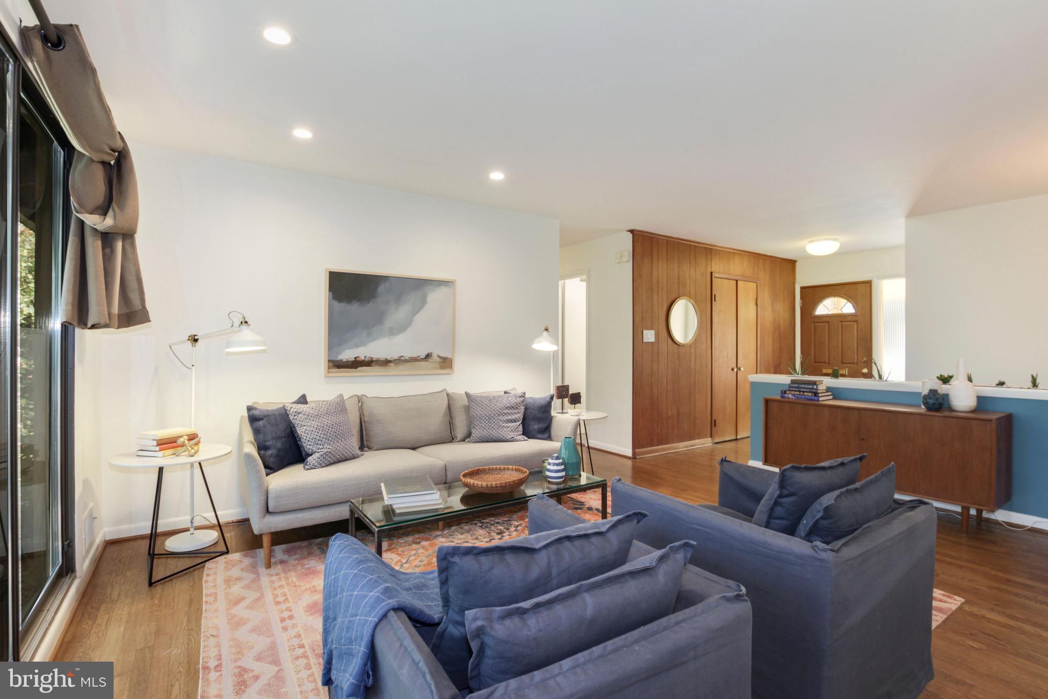 11207 Lombardy Road Silver Spring, MD 20901 - Photo 7 of 32 Living Room