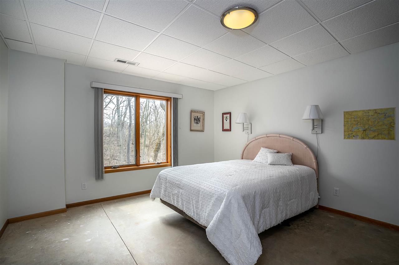 2559 Quincy Road Northeast Solon, IA 52333 - Photo 30 of 32 Gallery Image 30